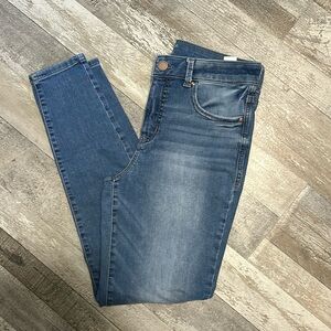 Maurices jeans